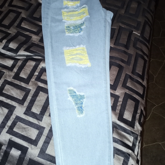 Clothes - Picture 5 of 5